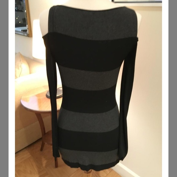 Bailey 44 ✨ Cold Shoulder Wide Stripes Tunic NWOT - Picture 2 of 4